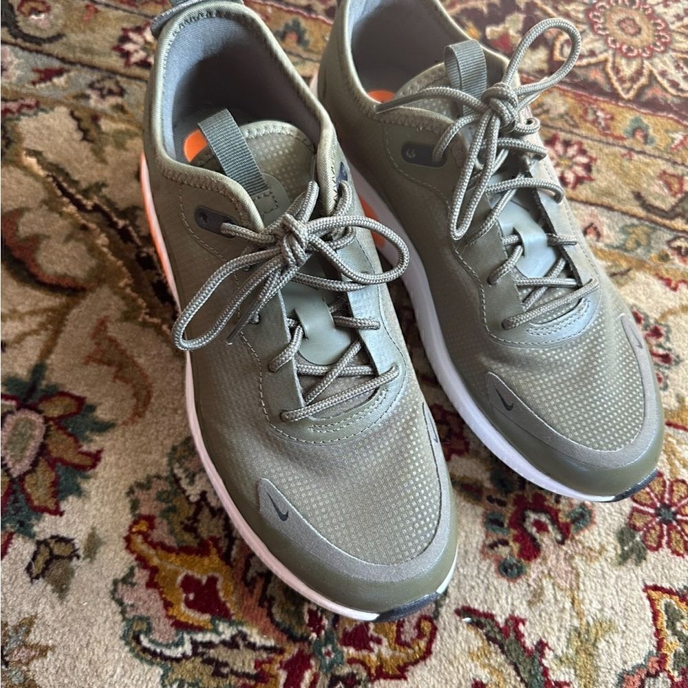 Army Green‎ Nike Sneakers